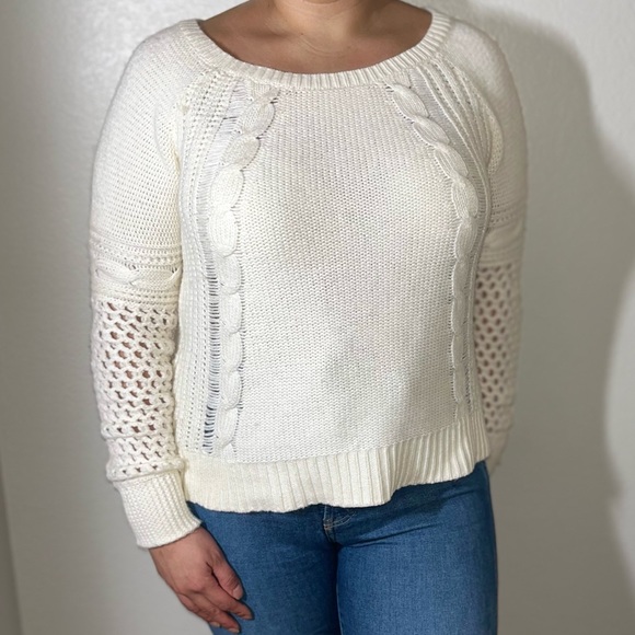 American Eagle White Sweater Medium - Picture 2 of 9